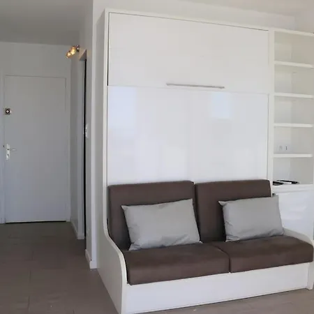 20, Heliopolis D Au Village Naturiste * 阿格德